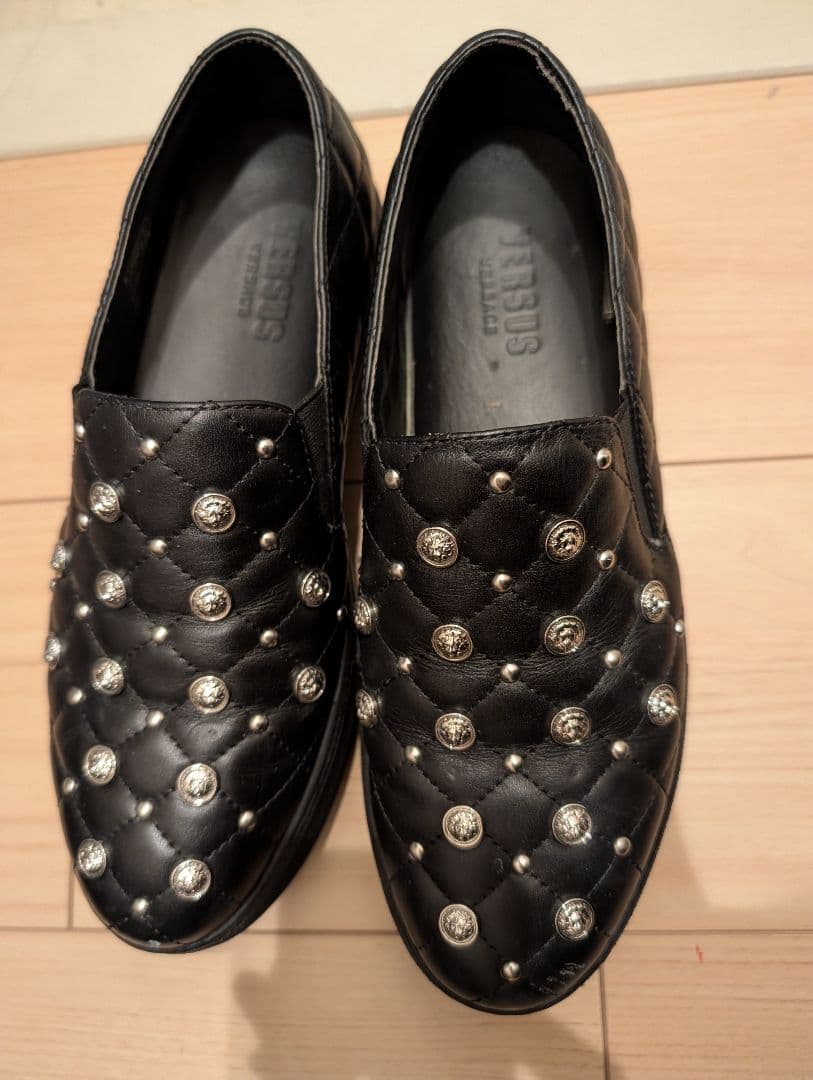 【美品】VERSUS ヴェルサーチ スタッズ付きスリッポン ローファー