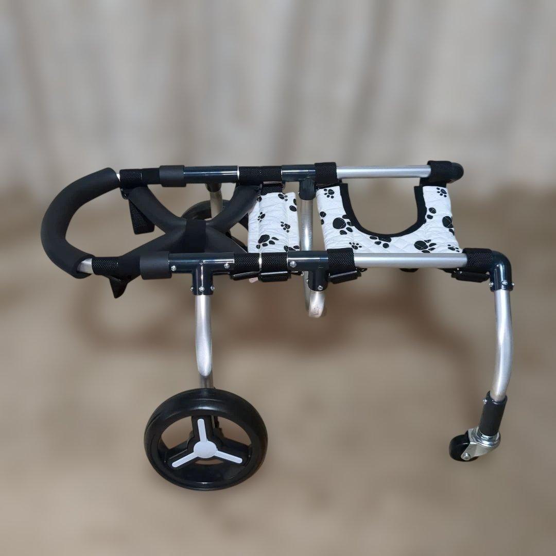 ワンちゃん4輪　リハビリ　食事補助　犬用車椅子　シニア犬補助　介護　犬の歩行器