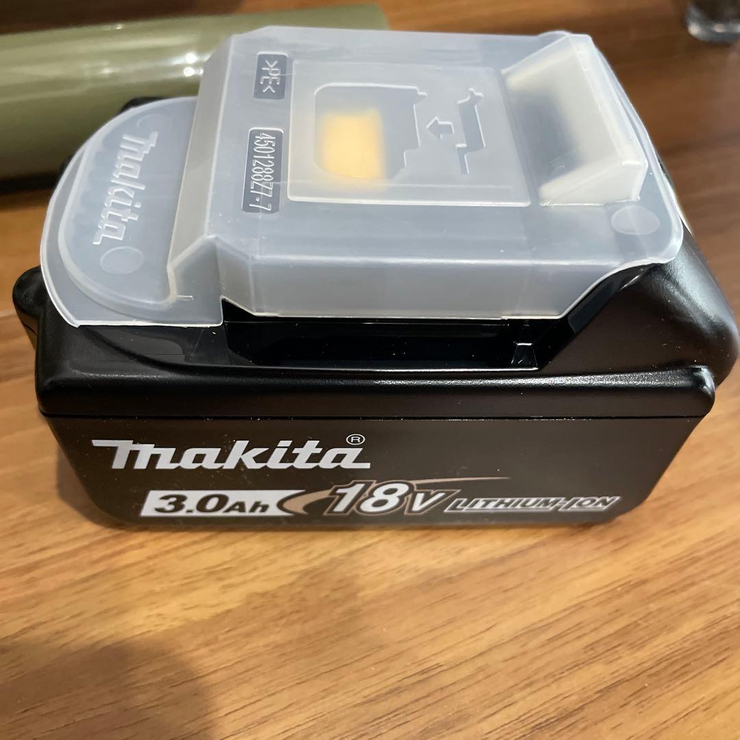 makita マキタ充電式クリーナー　紙パック式　オリーブ