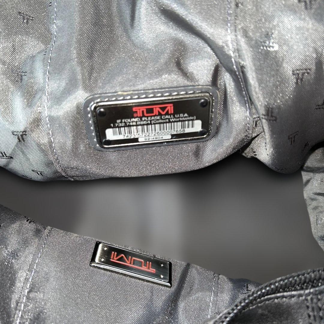 TUMI黒レザー ボストンバッグ 中型
