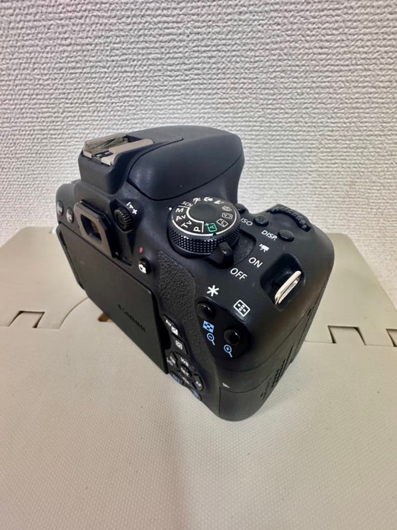 Canon EOS Kiss X8i 本体と付属品