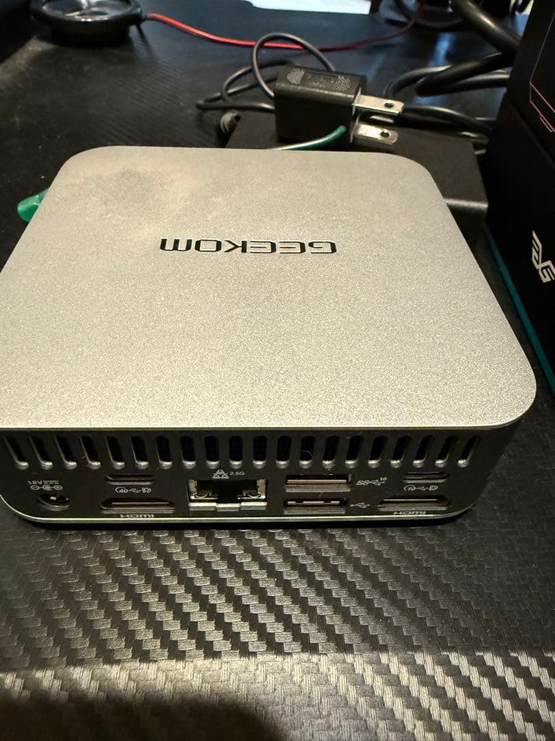 ミニPC GEEKOMA7 Ryzen9 7940HS DDR5/32GB SSD/2TB