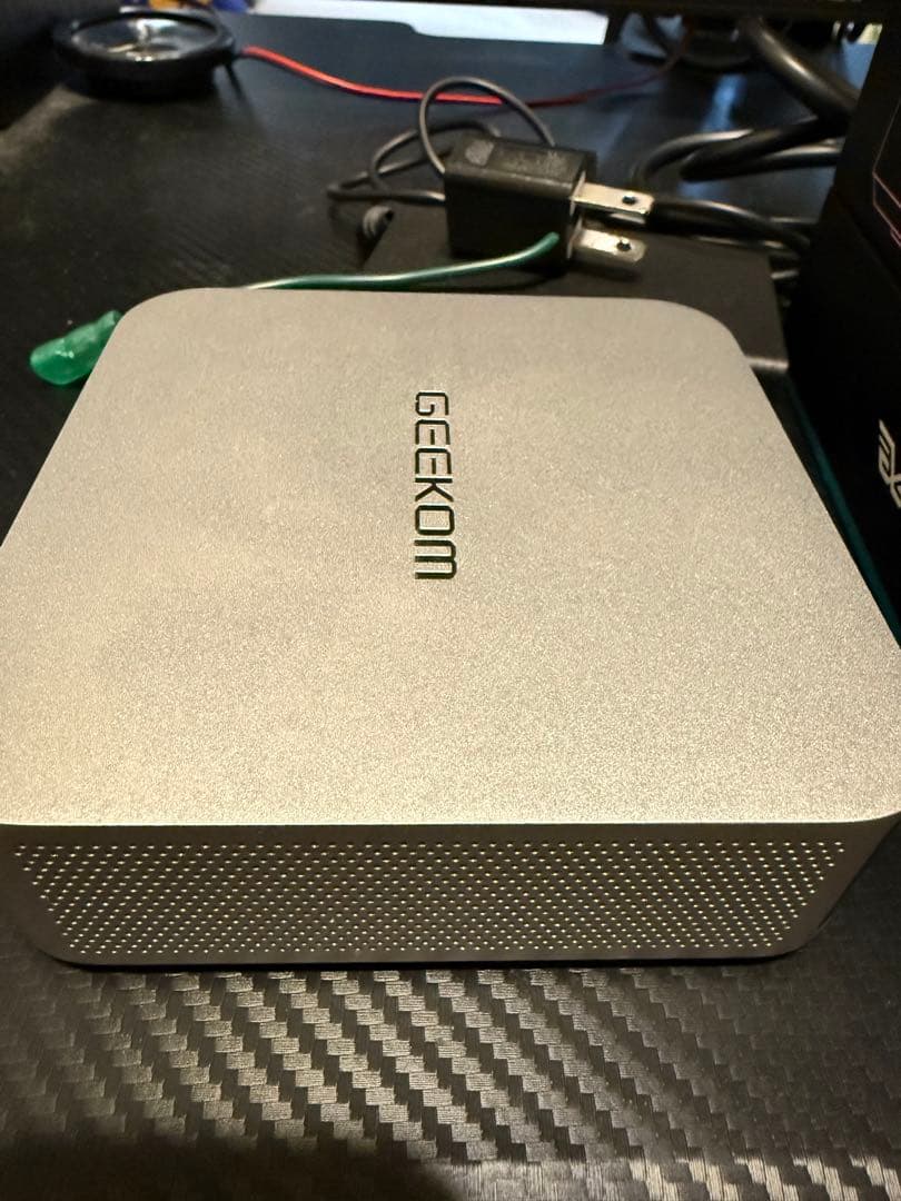 ミニPC GEEKOMA7 Ryzen9 7940HS DDR5/32GB SSD/2TB