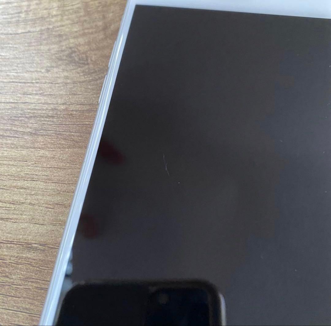 Apple iPhone 8 シルバー 本体　64GB SIMフリー