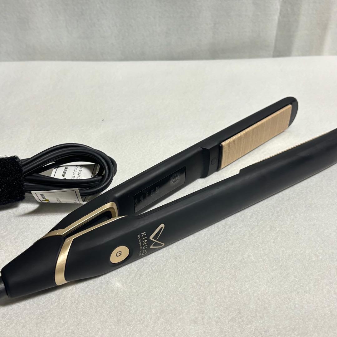 【美品】絹女　KINUJO ストレートヘアアイロン ブラック　DS200-BK