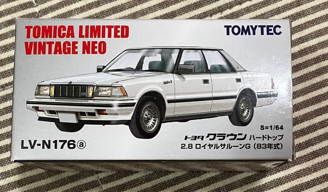 トミカリミテッドヴィンテージクラウン 2.8ロイヤルサルーンG LV-N176a