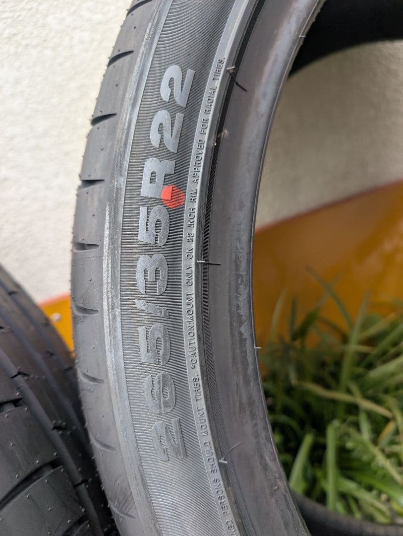 265/35R22 Zeetex 新品未使用　2本セット　SUV 推薦。