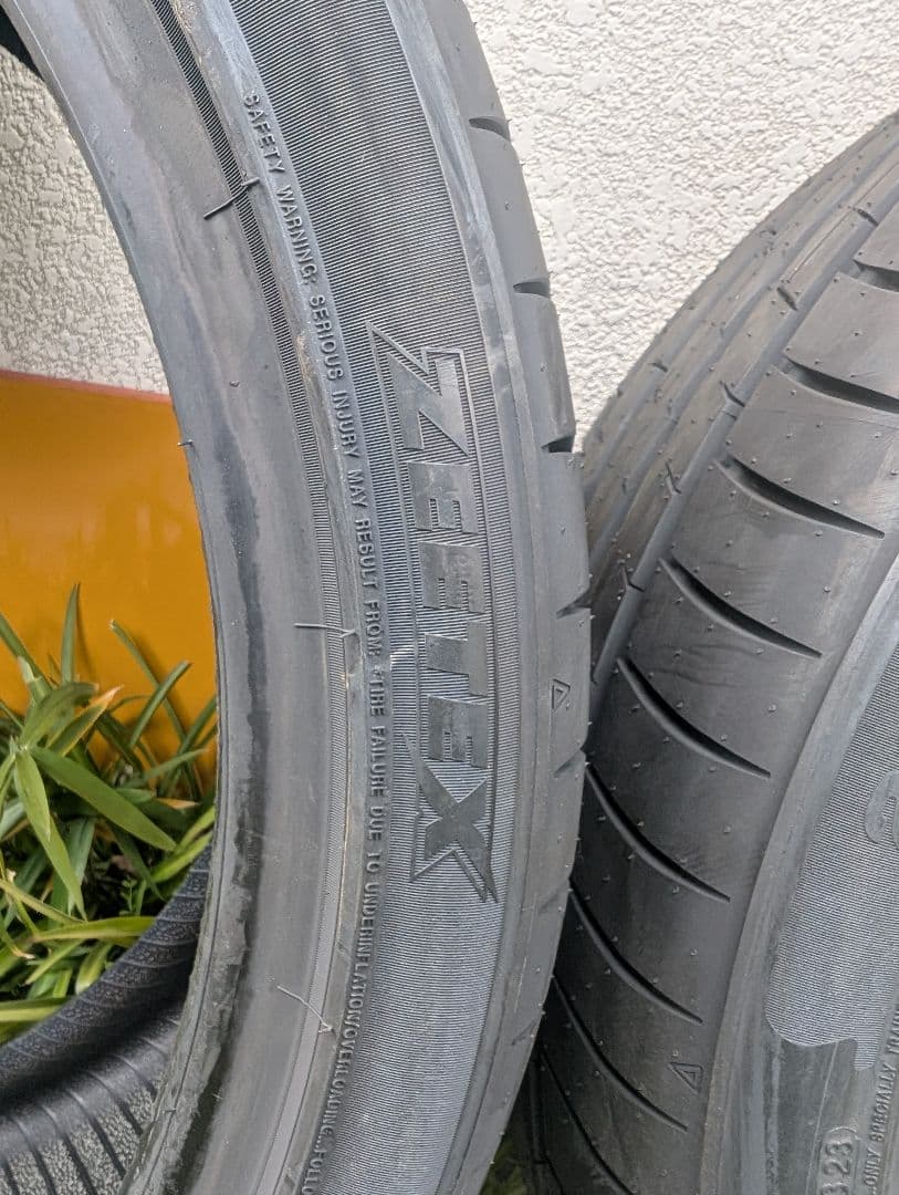 265/35R22 Zeetex 新品未使用　2本セット　SUV 推薦。
