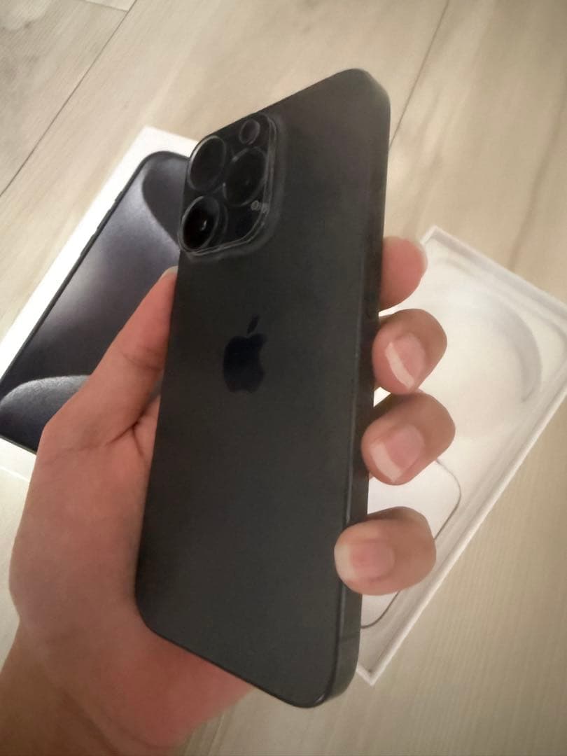 Apple iPhone 15 Pro スペースブラック 本体