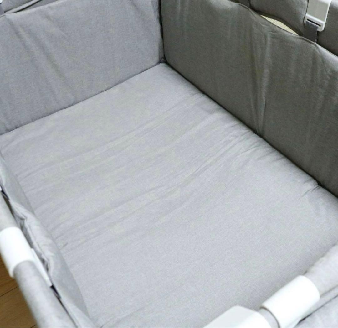 【美品】カトージ ポータブルベビーベッド おむつ替えテーブル付(グレー)