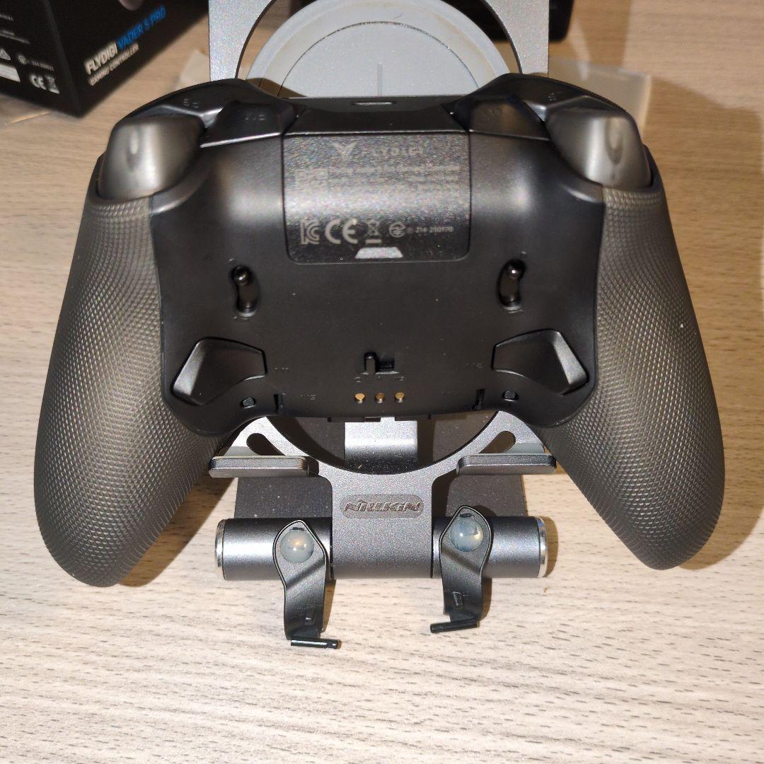 Flydigi Vader 5 Pro 充電ドック付き