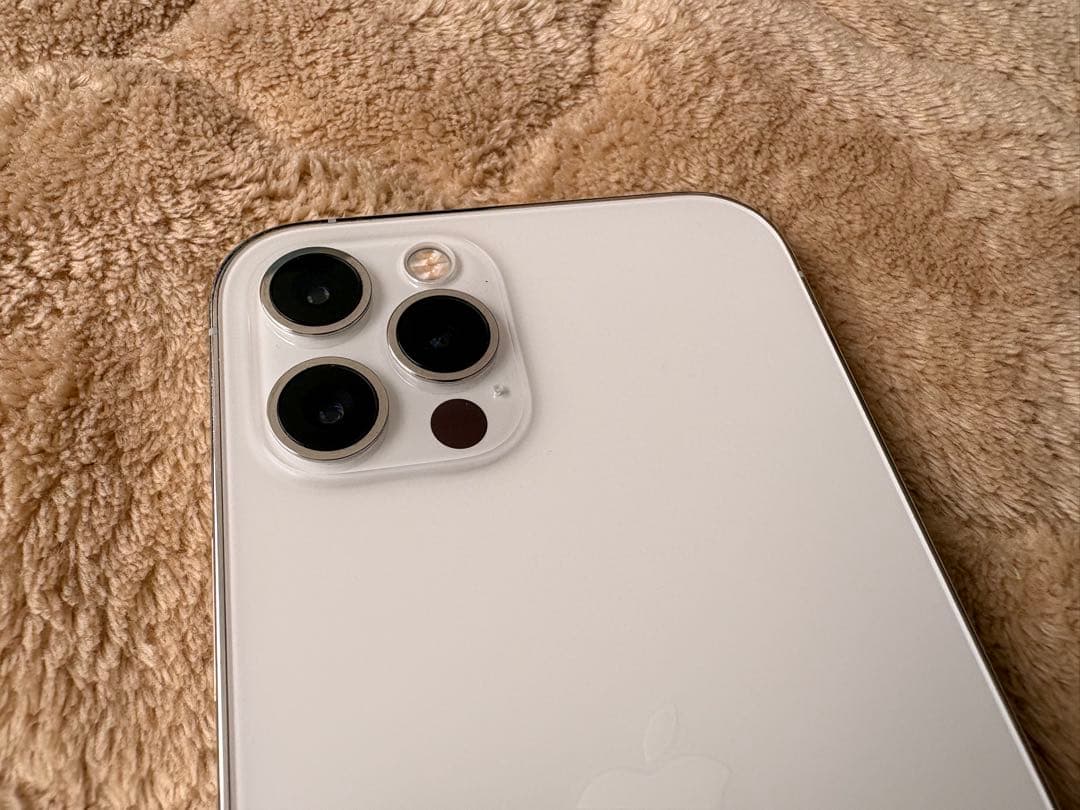 Apple iPhone 12pro シルバー