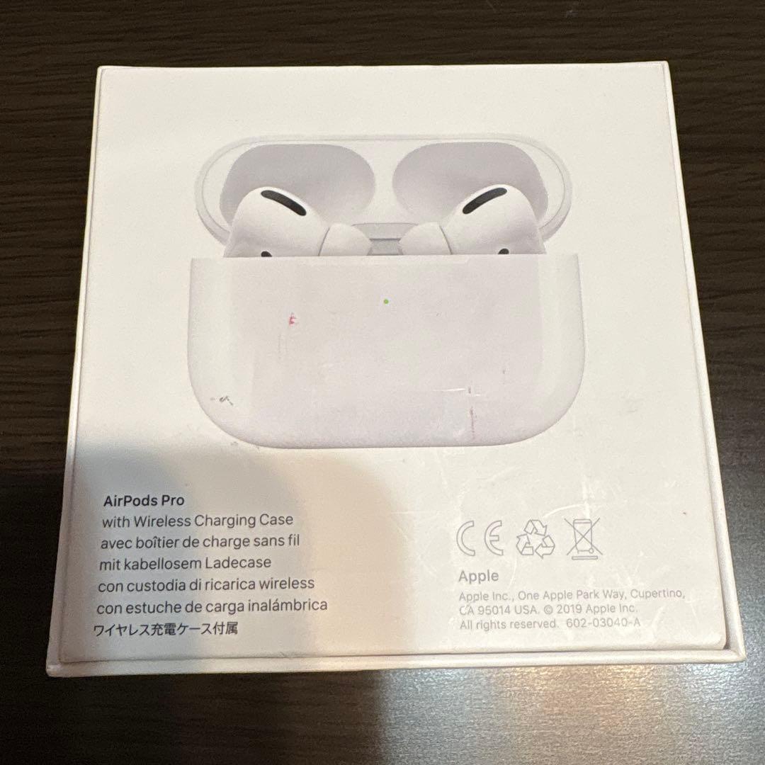 ジャンク品　AirPods Pro ワイヤレス充電ケース付き 第一世代