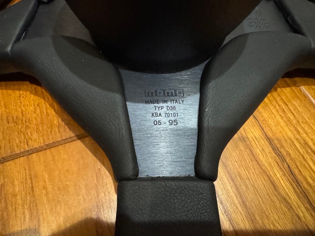 MOMO ステアリング　TYP D36 当時モノ