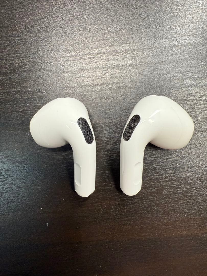 【美品】AirPods 4 ノイズキャンセリング有り MXP93J/A