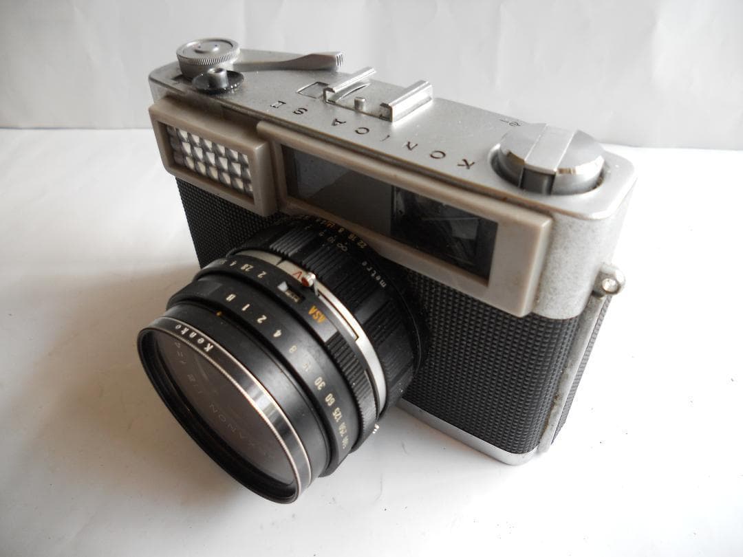 コニカ KONICA SⅡフィルム カメラ 名機 です。