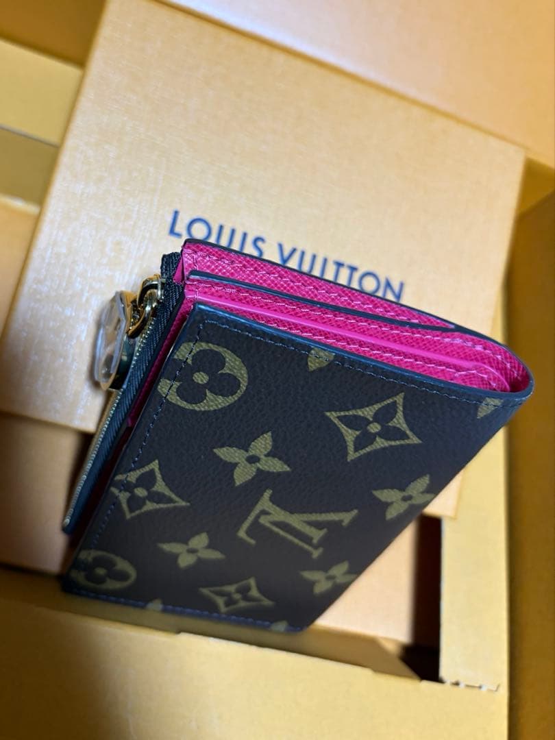 Louis Vuitton ルイヴィトン ポルトフォイユ・リサ