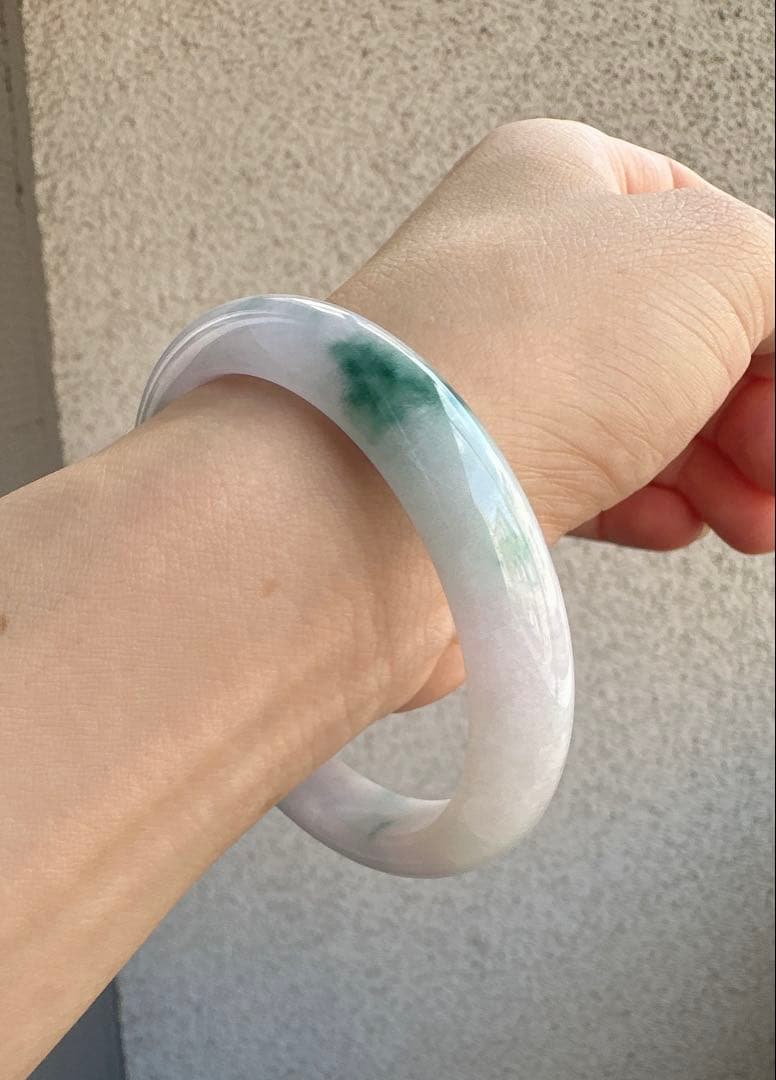 翡翠ヒスイ　ホワイトグリーンバングル