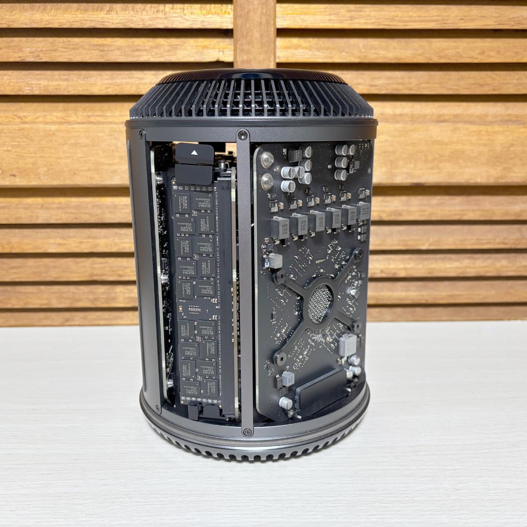 Mac Pro(Late 2013)　 3.0GHz・64GB・1TB