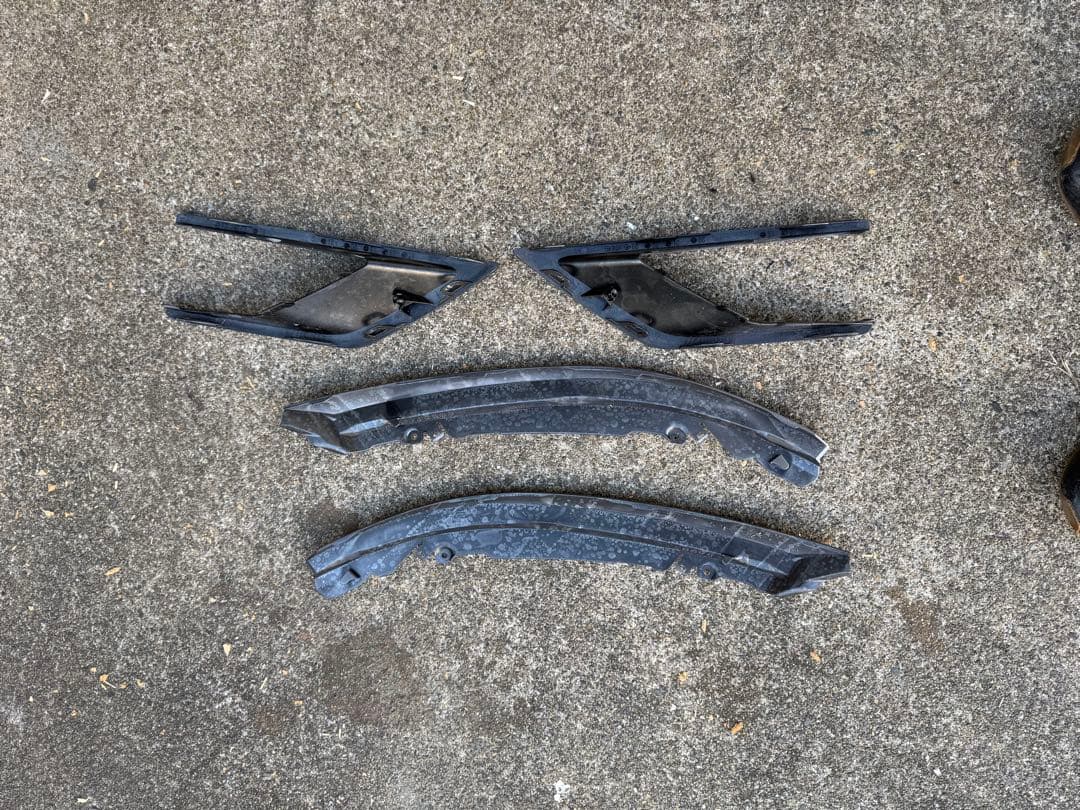 後期デリカD5 フロントグリル