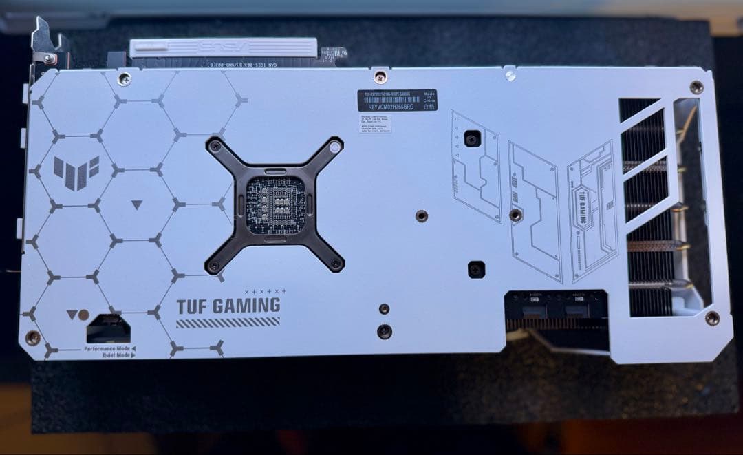 グラフィックボード・グラボ・ビデオカード ASUS TUF GAMING Radeon RX 7800 XT White