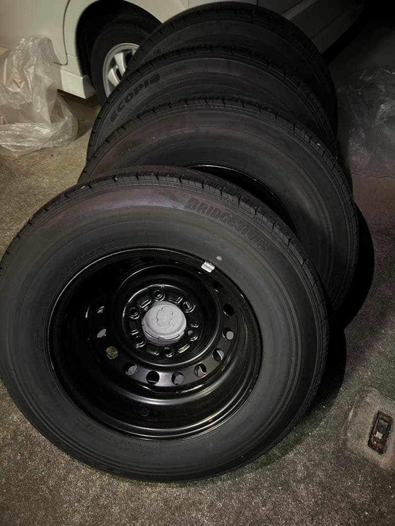 本日限定❗️トヨタハイエース 純正タイヤ ホイール 4本セット 新車外し