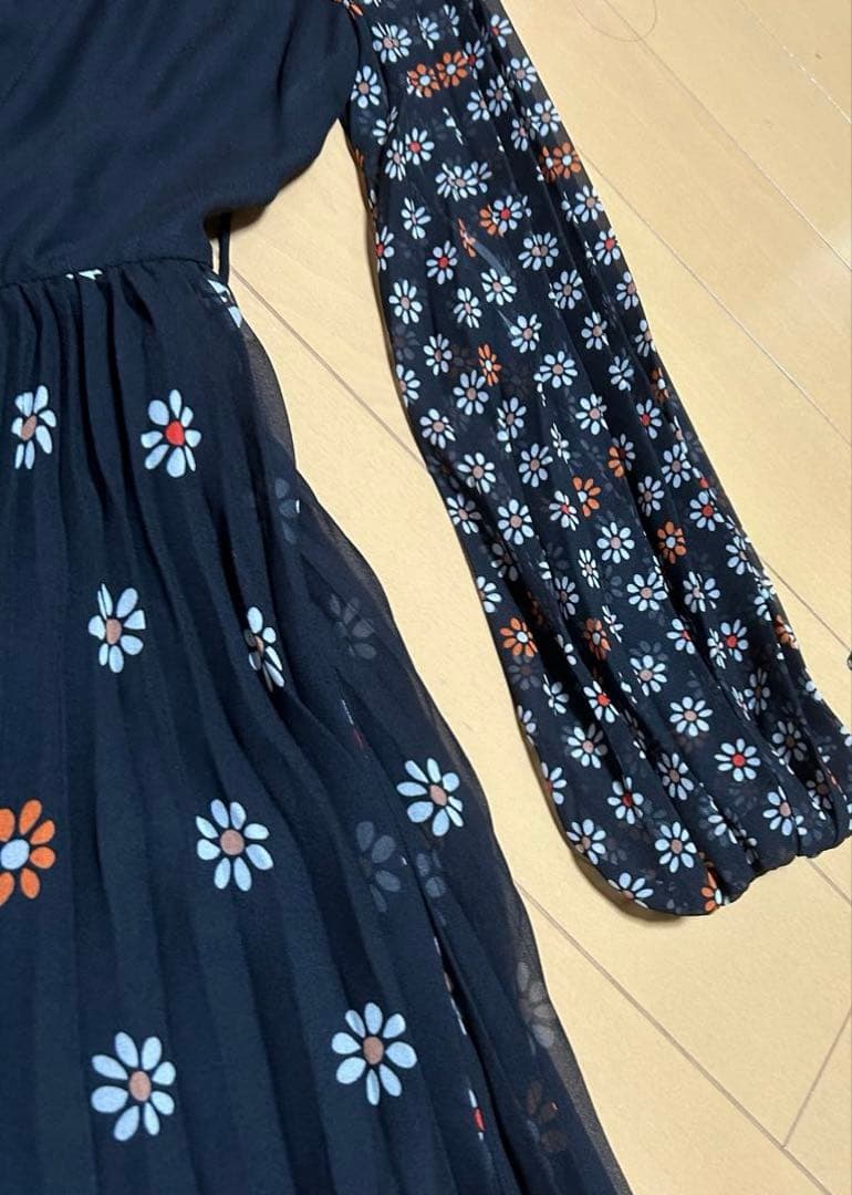 Zimmermannジマーマンロングワンピース　フラワープリントプリーツスカート