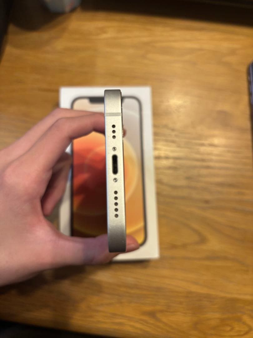 Apple iPhone 12 ホワイト 本体　64G SIMフリー