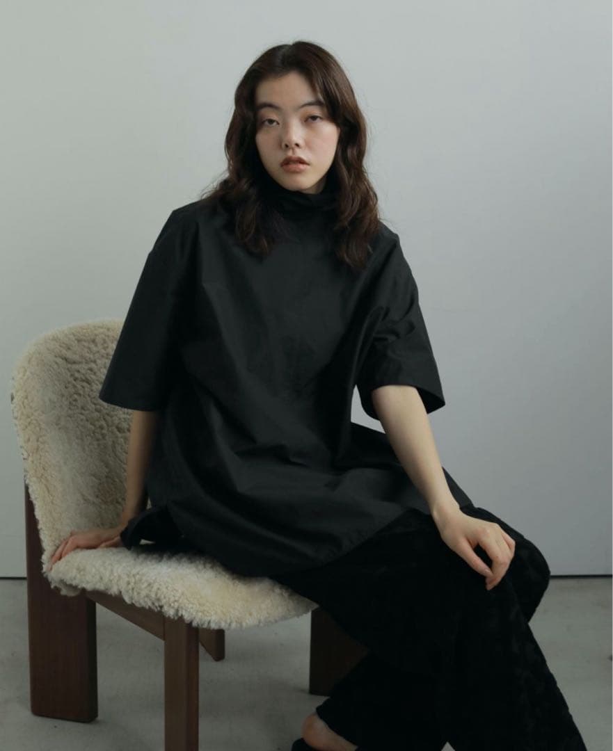 アンヌーク　anuke Highneck Over Blouse ブラック