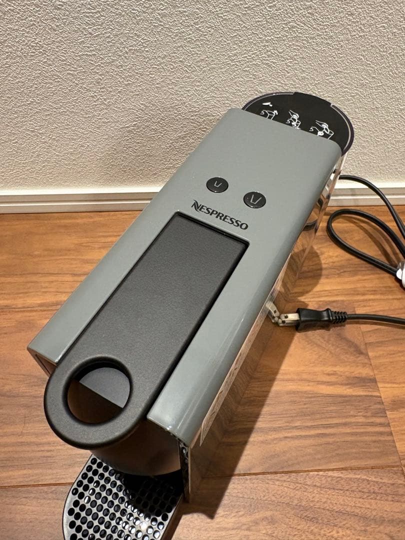 【未使用】ネスプレッエッセンサ ミニ インテンスグレー　C30-GR-W