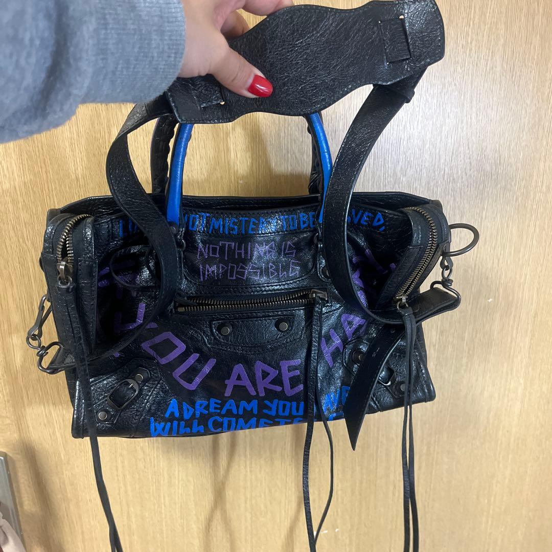 バレンシアガ　バッグ　ペイント