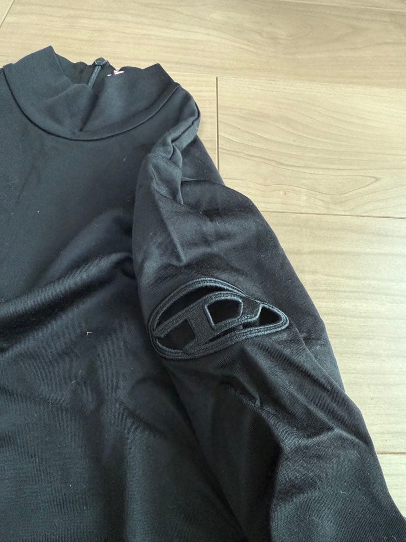 DIESEL ディーゼル　モックネック　トップス