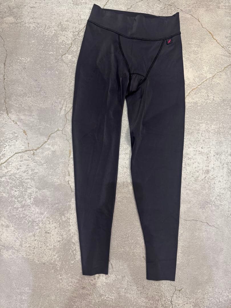 【新品未使用】グラントイーワンズ　タイカンスパッツ　Mサイズ