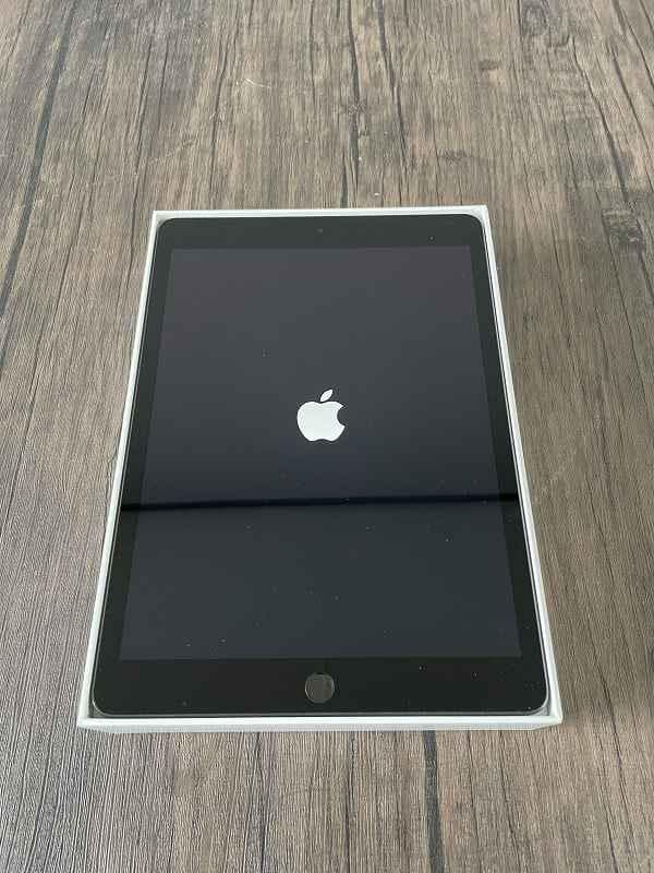 ⑥【美品】iPad Apple 第9世代　Wi-Fiモデル　64GB