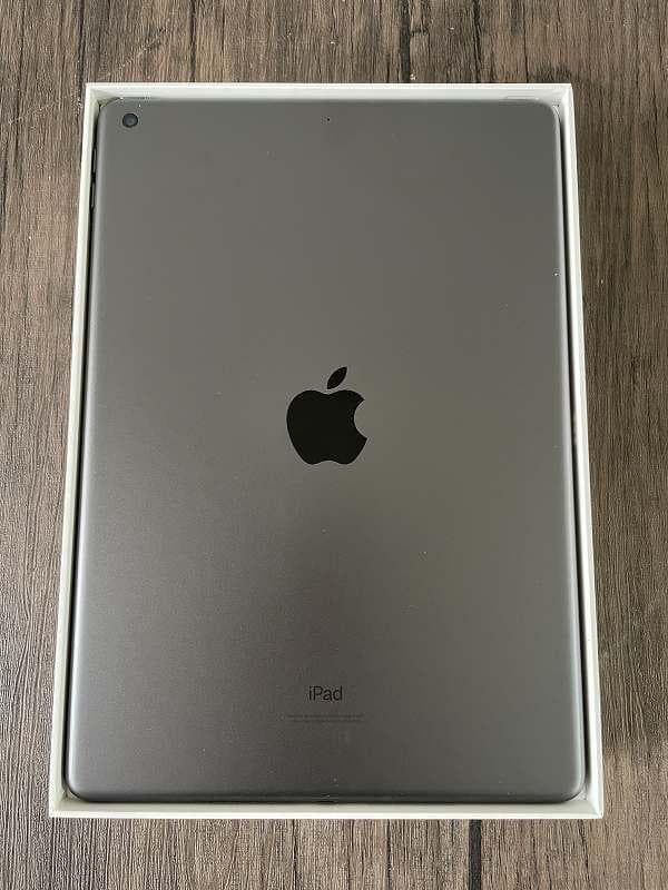 ⑥【美品】iPad Apple 第9世代　Wi-Fiモデル　64GB