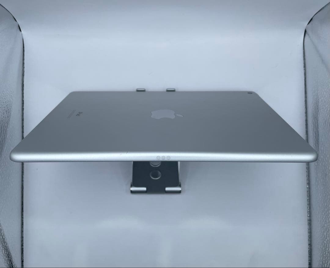 M*n様 iPad 7世代 32GB 中古品