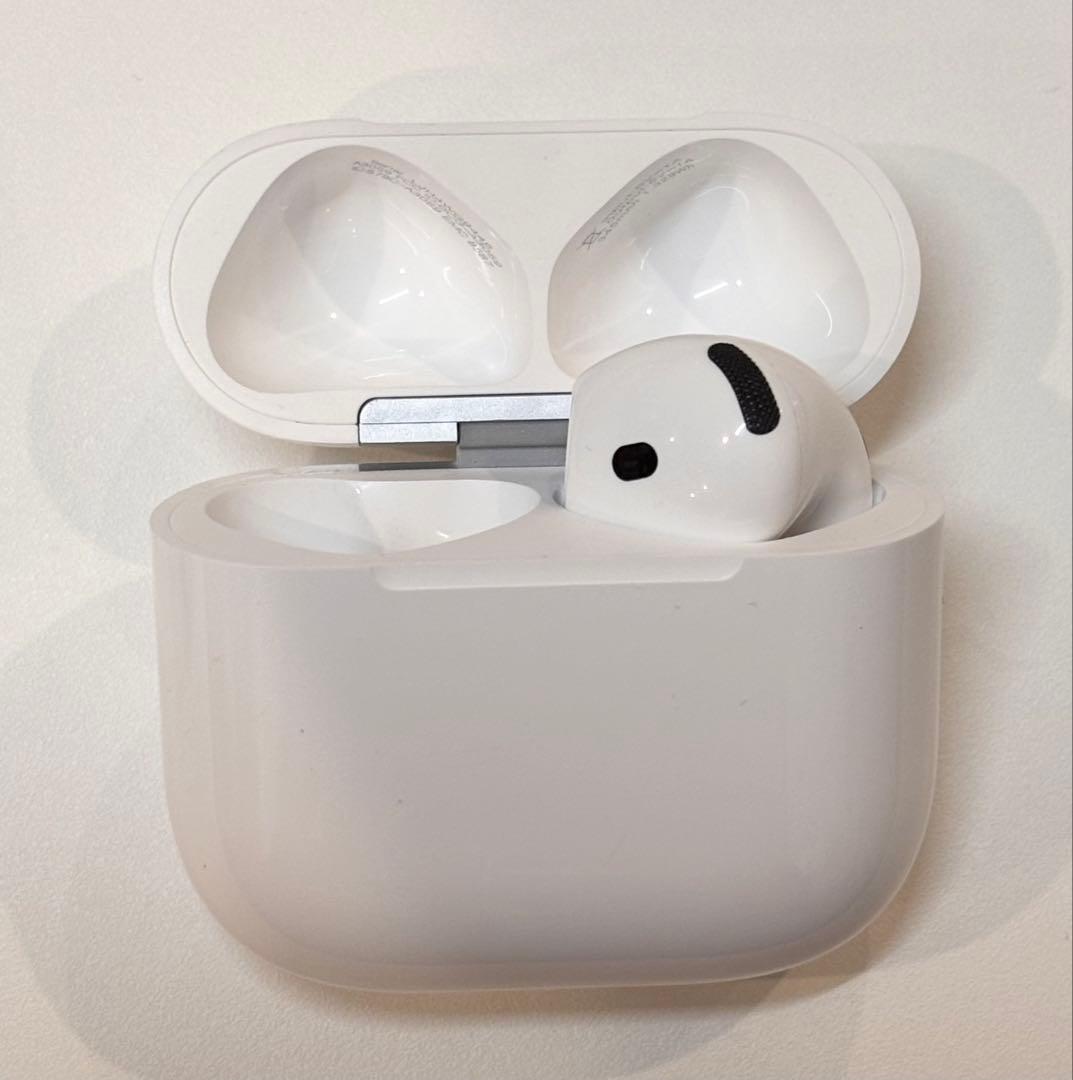 AirPods 4（ANC）MXP93J/A　ワイヤレス充電ケース+右イヤホン