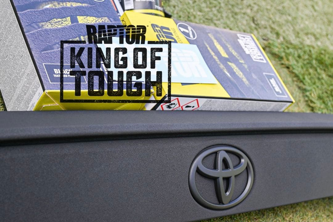 rav4 純正リアガーニッシュ　ラプターライナー塗装　新車外し　送料込み