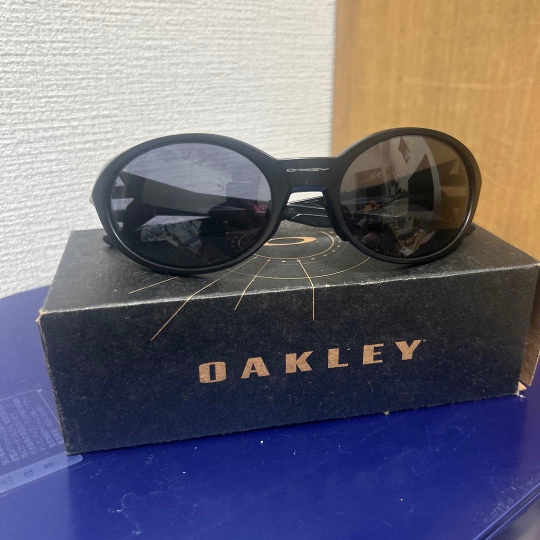 OAKLEY サングラス io着用
