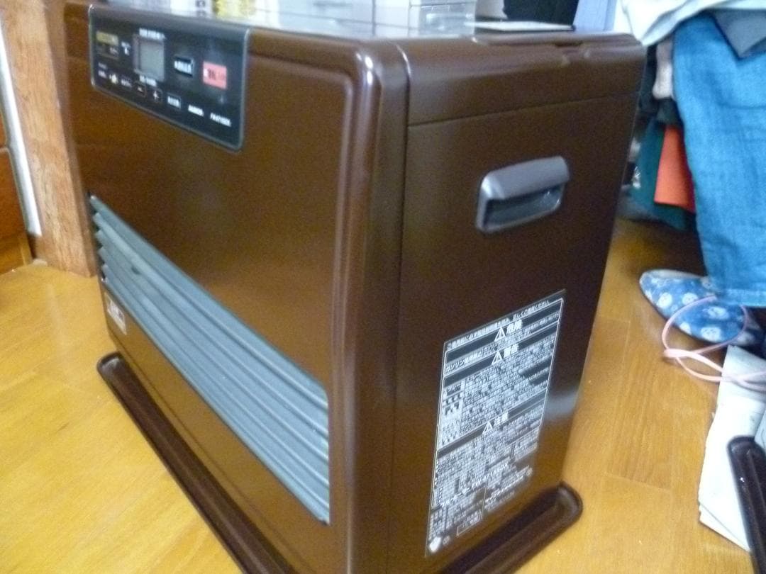 ダイニチ DAINICHI石油ファンヒーターFW-6715SDX