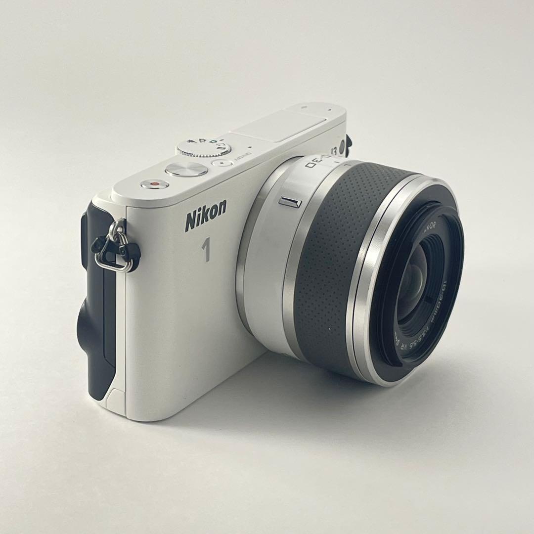 【ショット数2000・返品保証】Nikon1 J3ホワイト 標準レンズキット