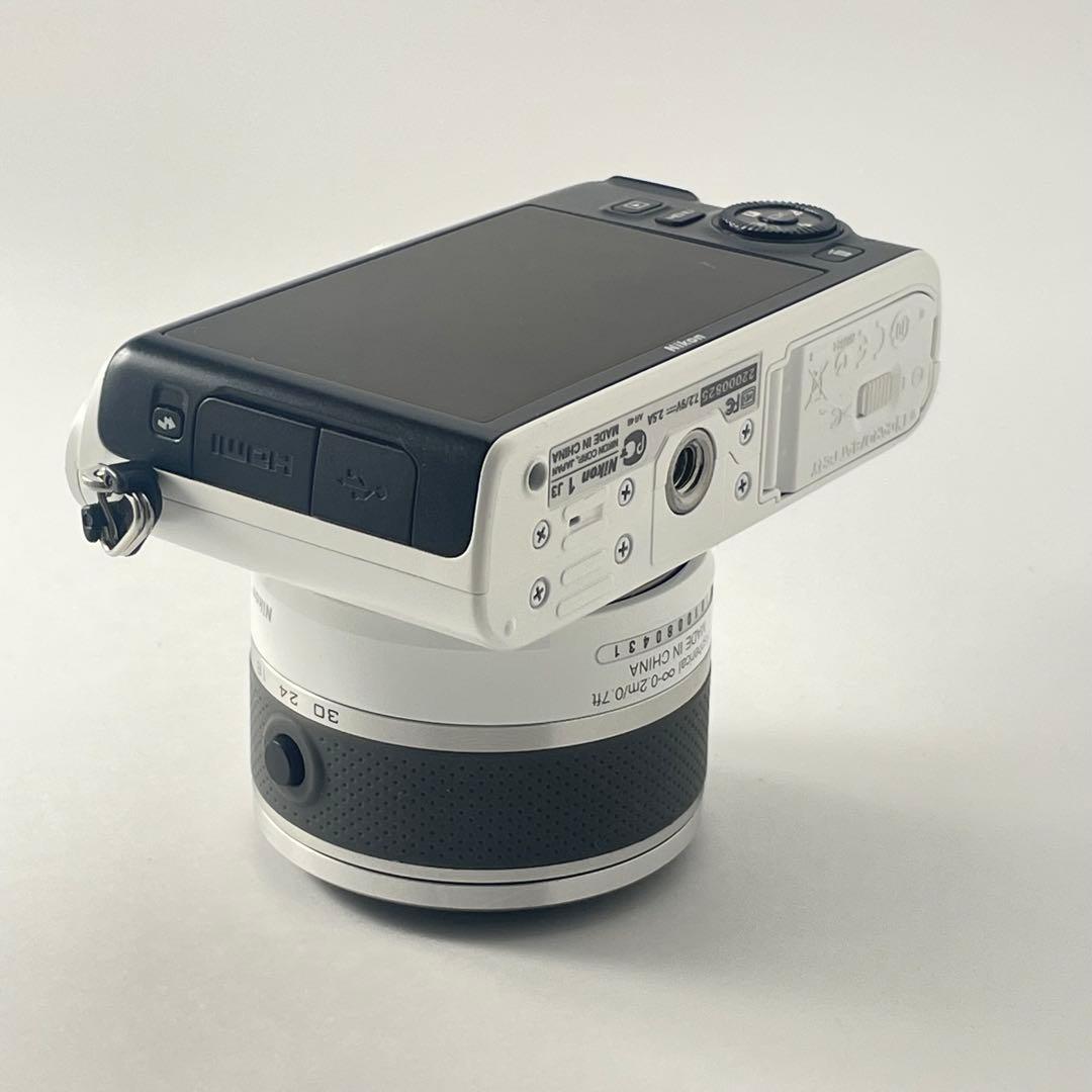 【ショット数2000・返品保証】Nikon1 J3ホワイト 標準レンズキット