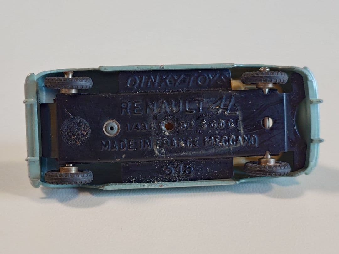 ミニカー DINKY No.518 RENAULT 4L