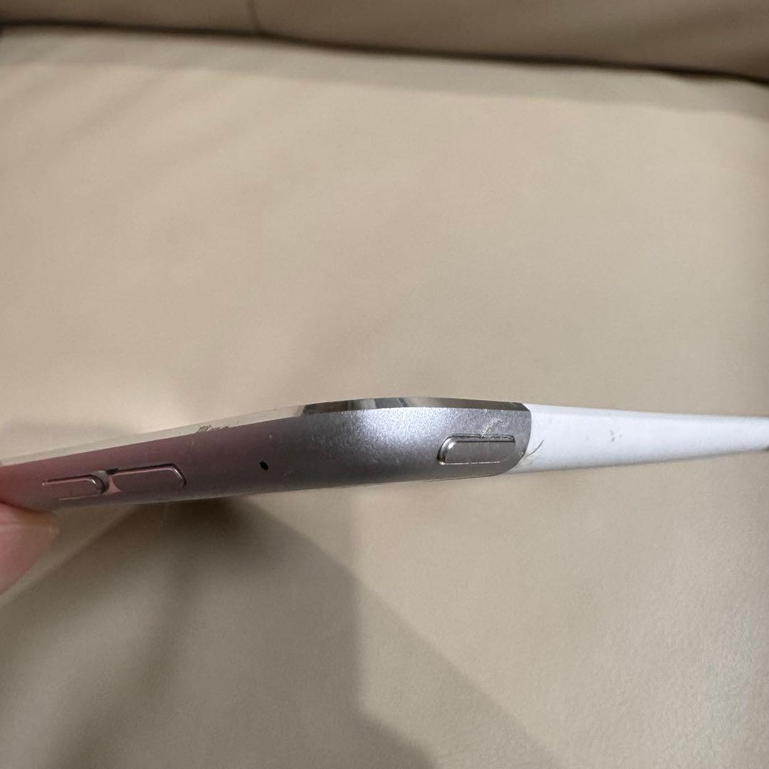 【Apple】 iPad mini4 シルバー セルラーモデル　バッテリー90%