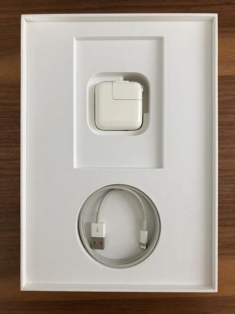 【美品】iPad 第6世代 シルバー 32GB 9.7インチ