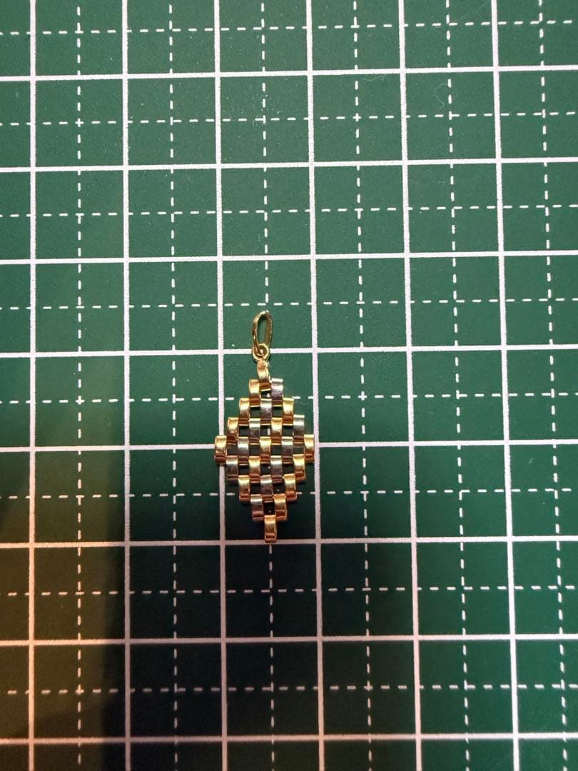 K18&ptダイヤモンド型ネックレストップ