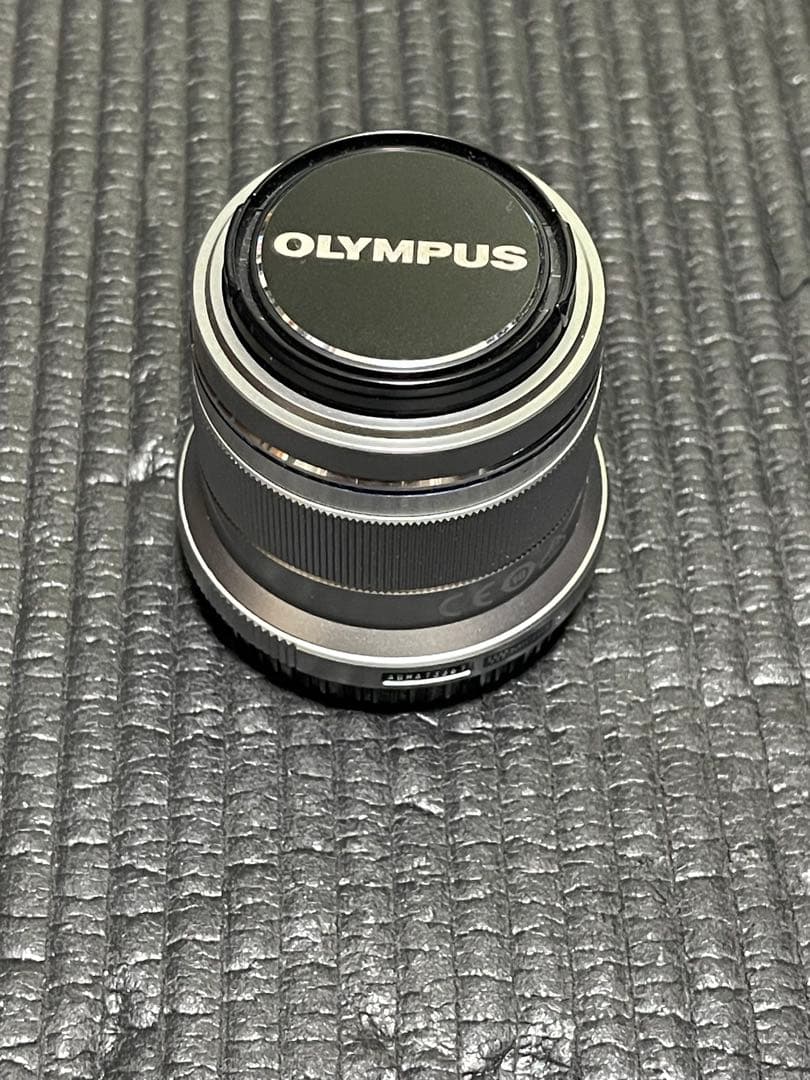 OLYMPUS 単焦点レンズ シルバー　45mm f1.8