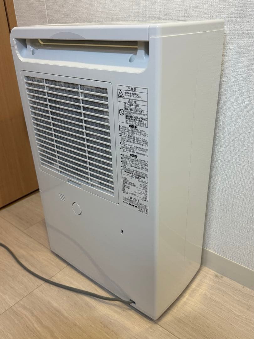 【値下げしました】CORONA 衣類乾燥機　除湿機 ホワイト