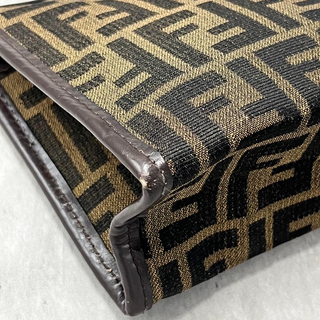FENDI ポーチ　ズッカ　ナイロンキャンバス　ブラウン セカンドバッグ　レザー