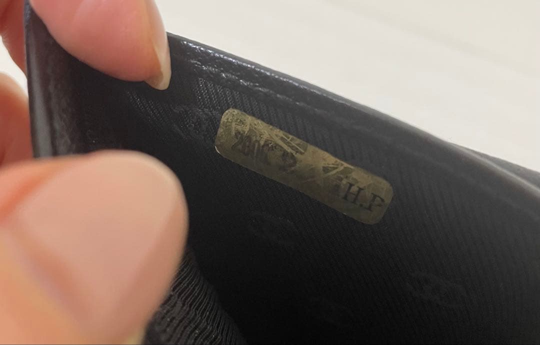 お値引きCHANELキャビアスキン 黒 長財布